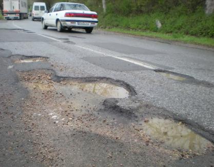 Firma care reabilitează drumul Arad-Oradea, amendată cu peste 1,8 milioane de euro 